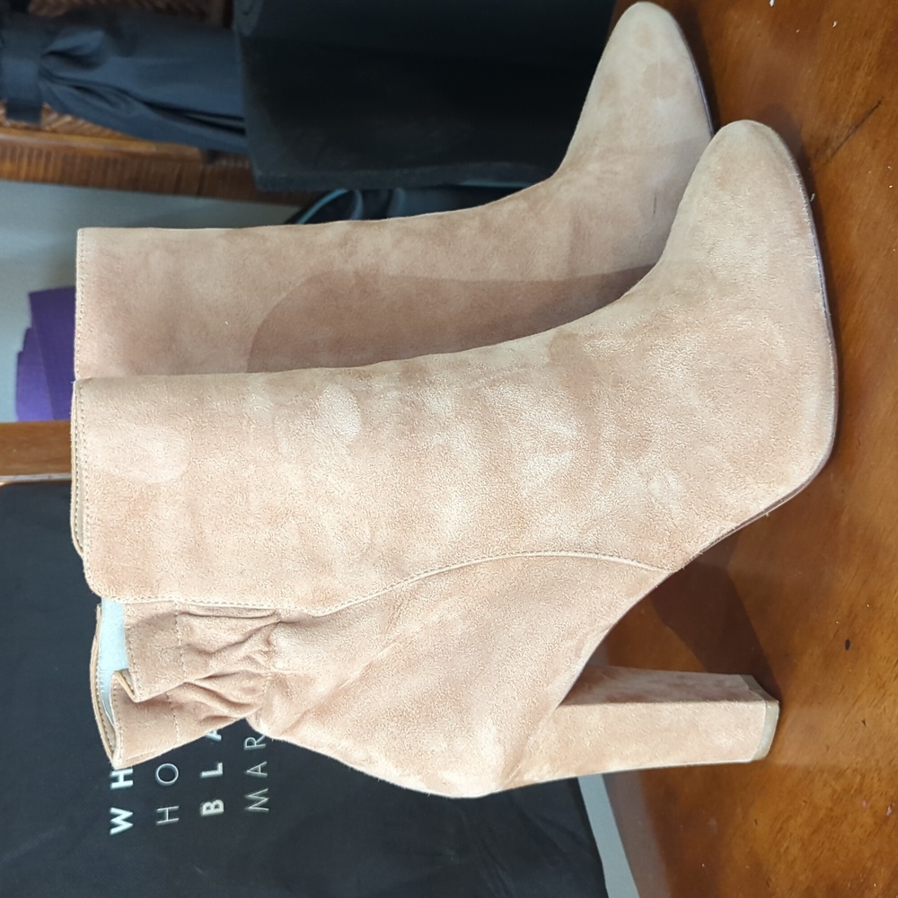 White House Black Market size 9.5 medium suede bootie/tan